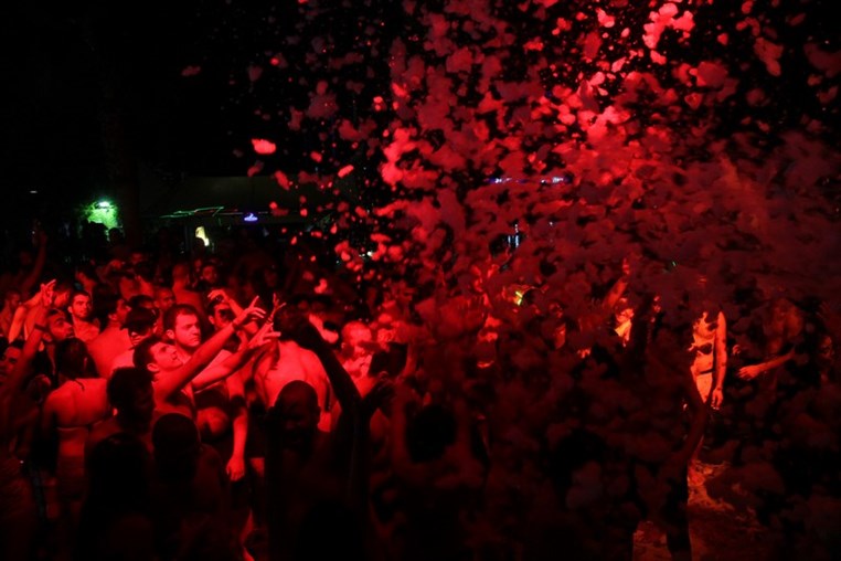 Lebanon Largest FOAM Party 3 (1)